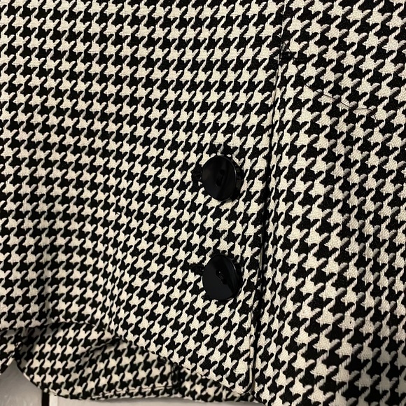 Houndstooth Blazer by Dannie & Nicole size 12 - Picture 8 of 9